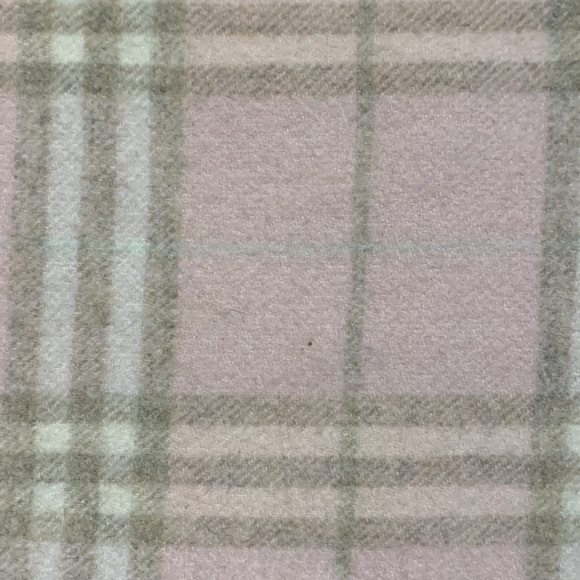 Authentic Burberry Pink Nova Check Cashmere Scarf in Candy Nova Plaid - Picture 6 of 6